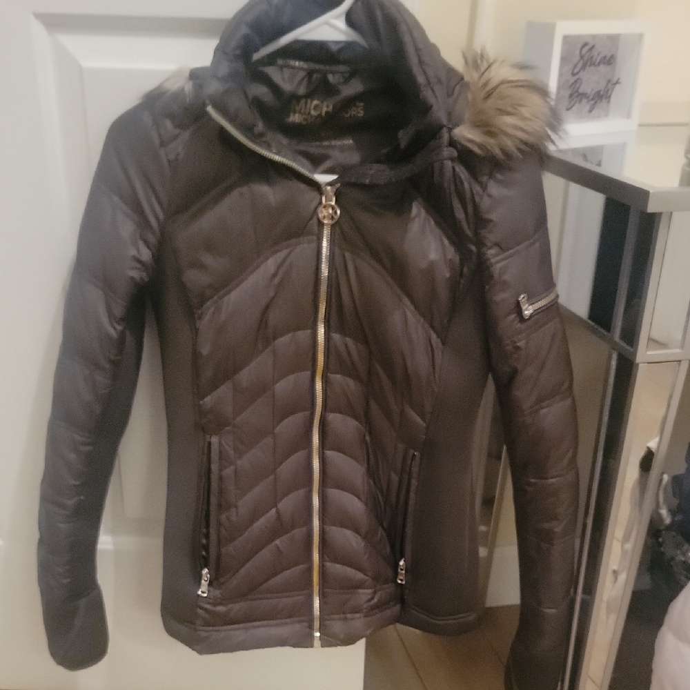 Michael Kors Faux-fur-trim Mixed-media Puffer Coat In Olive. Size XXS runs big.